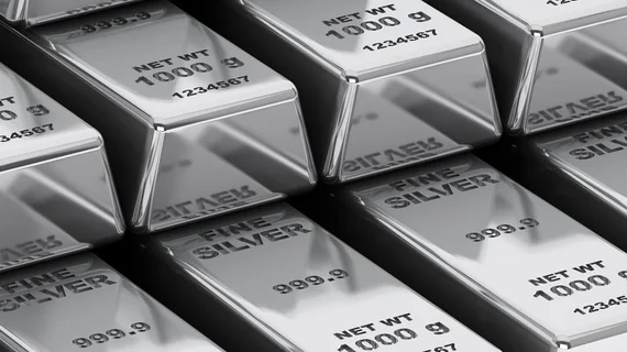 Giá bạc lập đỉnh mới vượt 79 USD/ounce trong bối cảnh thị trường sôi động