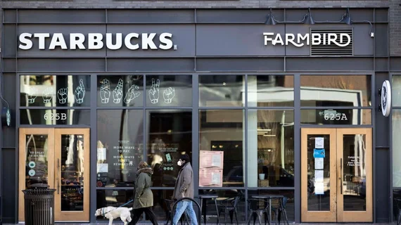 Starbucks cắt giảm khoảng 400 cửa hàng tại các đô thị lớn của Mỹ