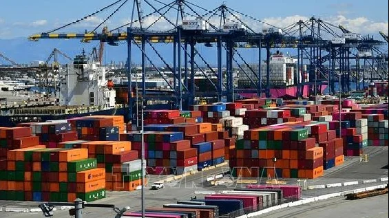 Kinh tế Mỹ 2025 tăng trưởng mạnh, nhưng rủi ro tiềm ẩn năm 2026 gia tăng