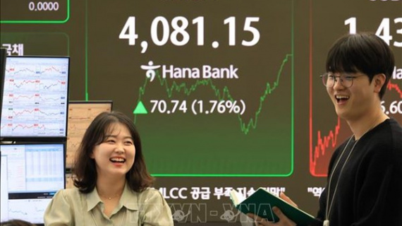 Thị trường chứng khoán châu Á mất đà, nhà đầu tư thận trọng trước quyết định của Fed