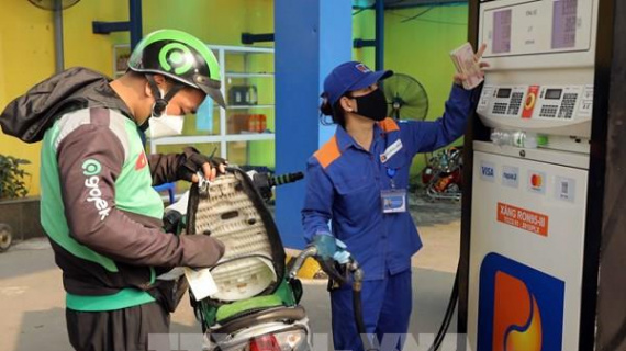 Giá xăng dầu đồng loạt giảm