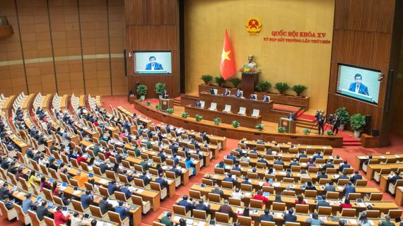 Trình Quốc hội điều chỉnh mục tiêu GDP năm 2025 đạt 8% trở lên, tăng bội chi và nới nợ công nếu cần thiết
