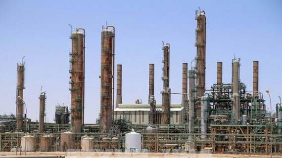 Giá dầu hạ nhiệt sau diễn biến mới trong xung đột Nga-Ukraine