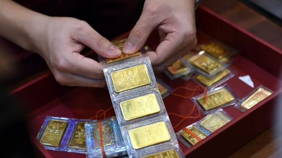 Vàng SJC tuột khỏi mốc 92 triệu đồng