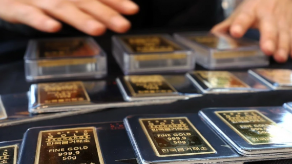 Giá vàng giảm về sát ngưỡng 2.900 USD/ounce do đồng USD mạnh