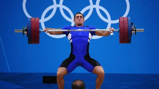 Cược lớn vào FPT, bỏ quên nhóm Vingroup, hiệu suất các quỹ mở thua xa VN-Index