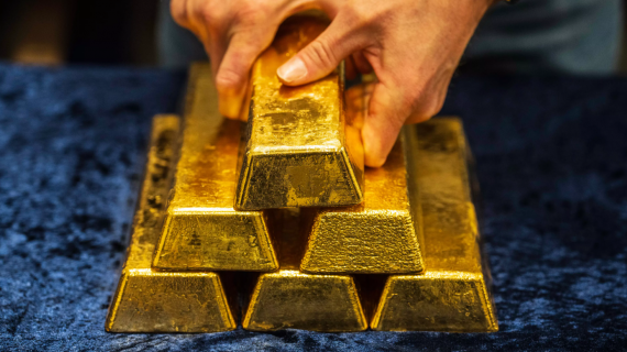 Lần đầu tiên trong lịch sử giá vàng thế giới vượt 3.200 USD