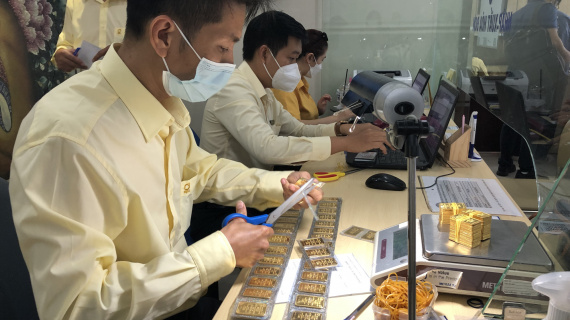 Bất chấp vàng thế giới giảm, vàng SJC vẫn tăng nửa triệu đồng mỗi lượng