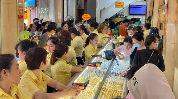 Giá vàng SJC tăng gần 10 triệu đồng/lượng chỉ trong một ngày