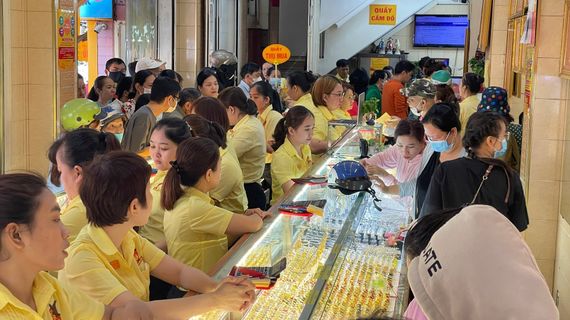 Giá vàng SJC tăng gần 10 triệu đồng/lượng chỉ trong một ngày