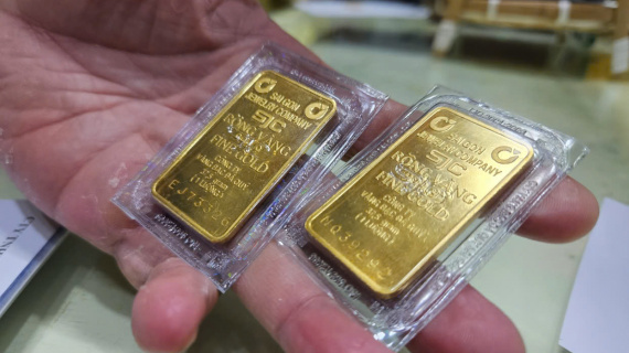 Mở cửa tuần mới, giá vàng SJC mất 3 triệu đồng mỗi lượng