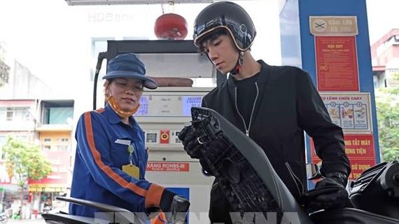 Giá xăng và dầu biến động trái chiều từ 15 giờ hôm nay 29/5