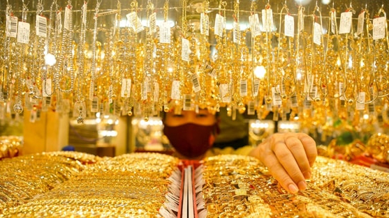 Sáng 13/6: Giá vàng thế giới áp sát đỉnh lịch sử, vàng trong nước tăng vọt