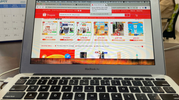 Từ 1/7: Bán hàng online bị khấu trừ thuế tự động, ai phải nộp, ai được miễn?