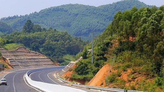 Gói thầu của Vinaconex tại cao tốc Vĩnh Hảo - Phan Thiết: Mới sử dụng 2 năm đã bong tróc, xuống cấp