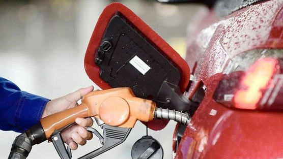 Giá xăng dầu tăng rất mạnh, có loại tăng gần 1.500 đồng/lít