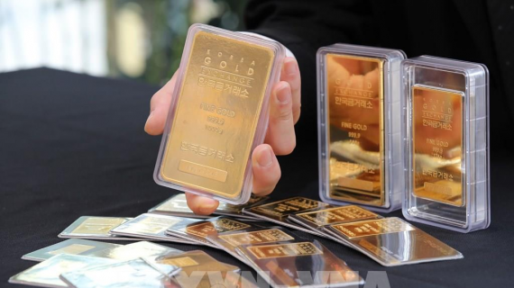 Giá vàng châu Á giảm hơn 1%
