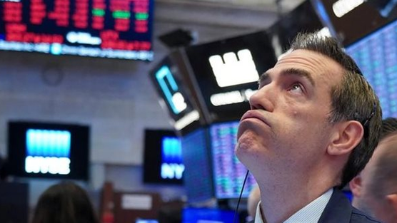 Phiên 17/7: Khối ngoại ngắt chuỗi 11 phiên mua ròng liên tiếp, một cổ phiếu ngân hàng bị xả hàng trăm tỷ đồng