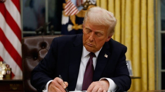 Tổng thống Trump ký luật cắt giảm thuế và chi tiêu lớn nhất lịch sử