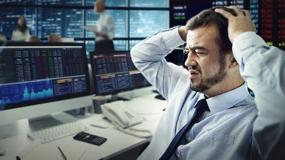 Phiên 18/8: Khối ngoại tiếp đà bán ròng hơn 2.000 tỷ đồng, cổ phiếu nào bị 