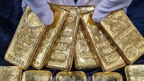 Giá vàng tăng khi đồng USD yếu, thị trường chờ thêm tín hiệu từ Fed