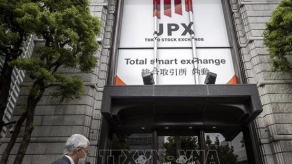 Chứng khoán châu Á chịu sức ép từ chính sách khó đoán của Mỹ