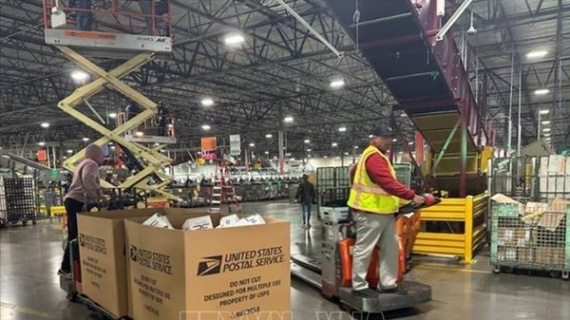 Mỹ sẽ thu về 10 tỷ USD/năm khi bỏ quy định miễn thuế quan với hàng giá trị thấp