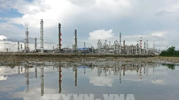 Nỗi lo dư cung ám ảnh thị trường năng lượng