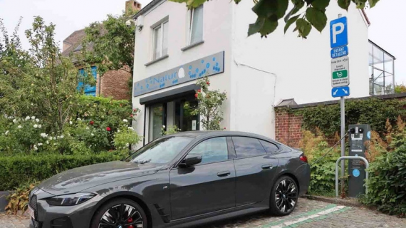 Ngành ôtô châu Âu muốn hoãn cấm xe xăng do khó khăn chuyển đổi