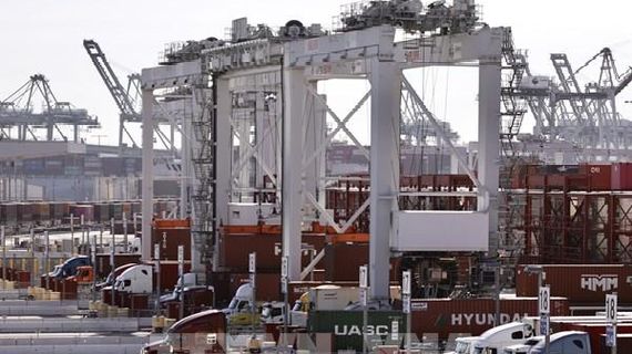 Fed đối mặt tình thế mới khi kinh tế Mỹ tăng trưởng tốt hơn dự kiến