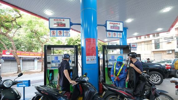 Giá xăng và dầu tiếp tục tăng từ chiều 4/9