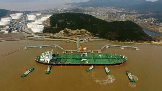 Nguồn cung từ Venezuela bất định, Trung Quốc lại đứng trước nguy cơ mỗi ngày mất gần 1,4 triệu thùng dầu với chiết khấu 10 USD/thùng