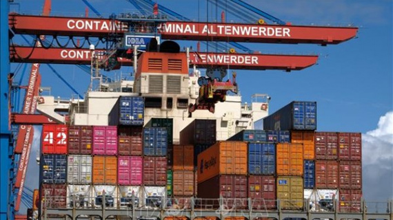 Singapore: Xuất khẩu tăng trưởng vượt dự báo