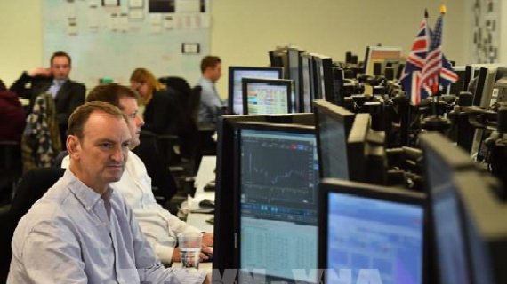 Các chỉ số chứng khoán lập kỷ lục trong phiên giao dịch đầu tiên của năm 2026