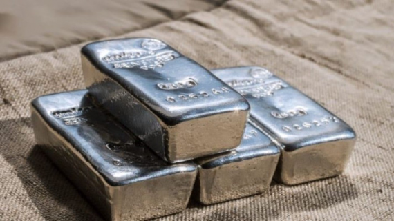 Trung Quốc: Người dân Hong Kong đổ xô đầu tư vào bạc để phòng rủi ro