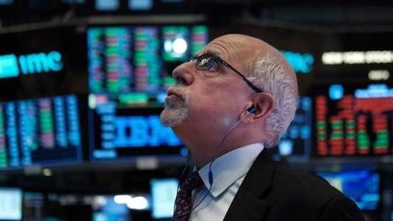 Khối ngoại tiếp đà bán ròng phiên cuối tuần, 