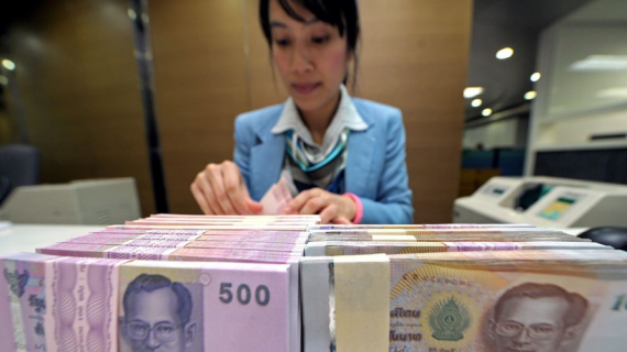 Thái Lan giới hạn giao dịch vàng để kiểm soát đồng baht tăng mạnh