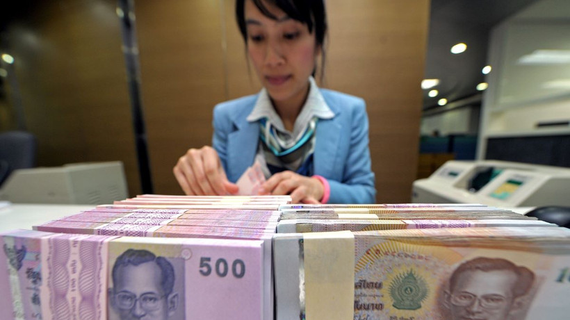 Thái Lan giới hạn giao dịch vàng để kiểm soát đồng baht tăng mạnh