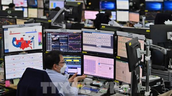 Chứng khoán châu Á đi ngược chiều phiên 7/1