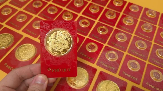 Giá vàng “đỏ lửa”, mất 1,3 triệu đồng/lượng