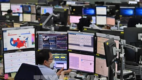 Chứng khoán châu Á hòa theo đà tăng kỷ lục của chỉ số Nikkei 225
