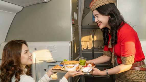 Tết bắt đầu từ khoảnh khắc cất cánh cùng menu đậm vị cổ truyền của Vietjet