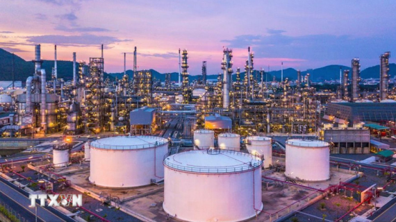 OPEC+ chính thức tạm ngưng tăng sản lượng dầu đến hết quý 1 năm 2026