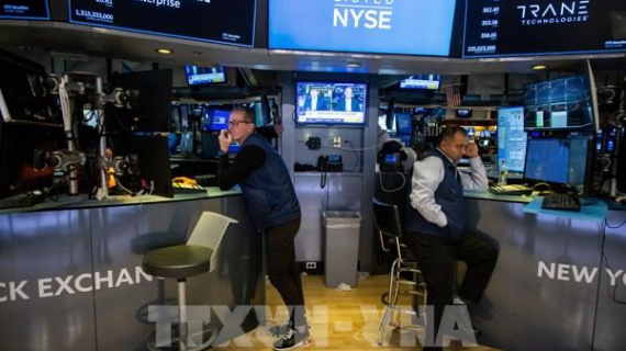 Mỹ: Lãi suất thế chấp 30 năm giảm mạnh sau đợt bán tháo cổ phiếu