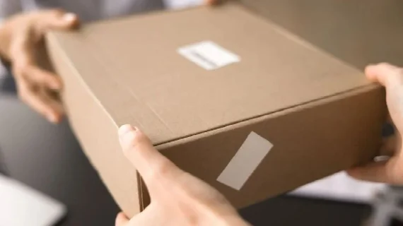 Pháp áp dụng thuế mới cho kiện hàng nhập khẩu từ ngoài EU