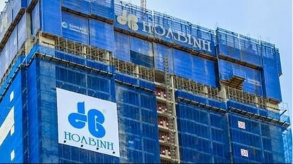 Gánh nặng lãi vay vẫn đè nặng kết quả kinh doanh, Hòa Bình (HBC) thoát lỗ nhờ đâu?