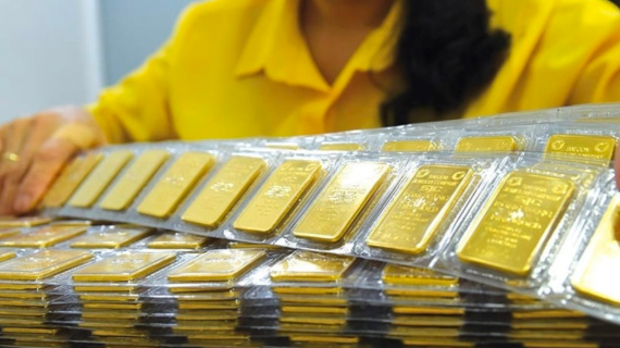 Khẩn trương nghiên cứu các giải pháp huy động ngoại tệ và vàng miếng trong dân