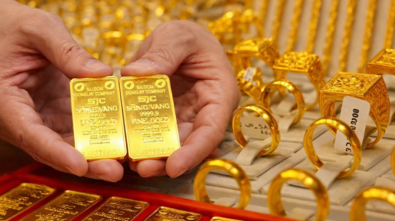 Giá vàng tăng 3,6 triệu đồng/lượng, bạc “bốc đầu” đi lên