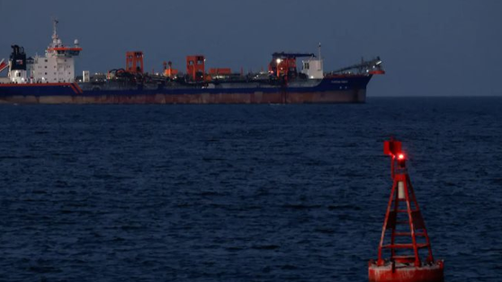 Phát hiện loạt tàu tắt tín hiệu, đi qua eo biển Hormuz mang gần 12 triệu thùng dầu đến thẳng một nước châu Á