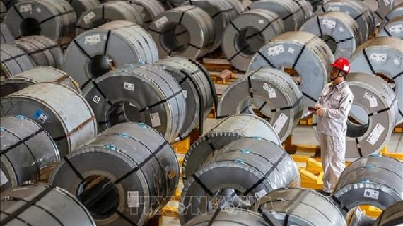 Giá nhôm giao dịch gần mức cao nhất trong 4 năm